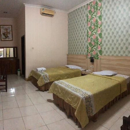 Grafika Hotel Dan Resto Gombong  Bagian luar foto