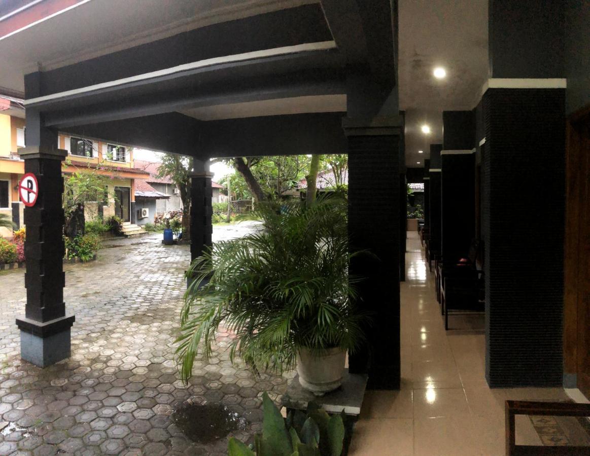 Grafika Hotel Dan Resto Gombong  Bagian luar foto